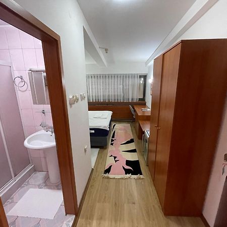 Hotel Square Скопье Экстерьер фото