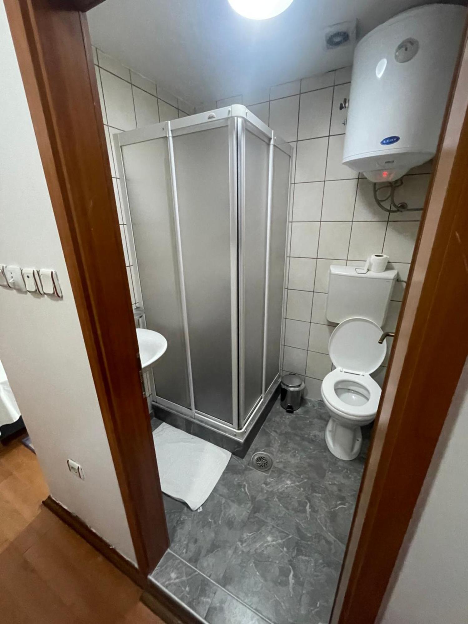 Hotel Square Скопье Экстерьер фото