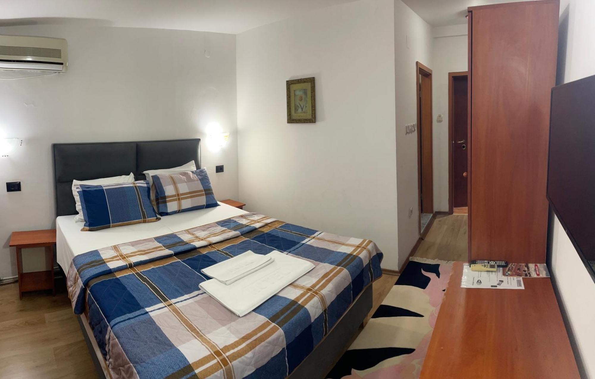 Hotel Square Скопье Экстерьер фото