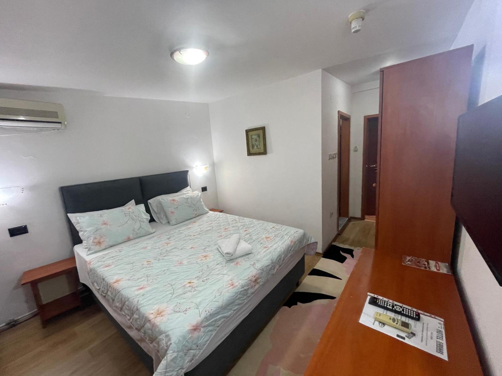 Hotel Square Скопье Экстерьер фото
