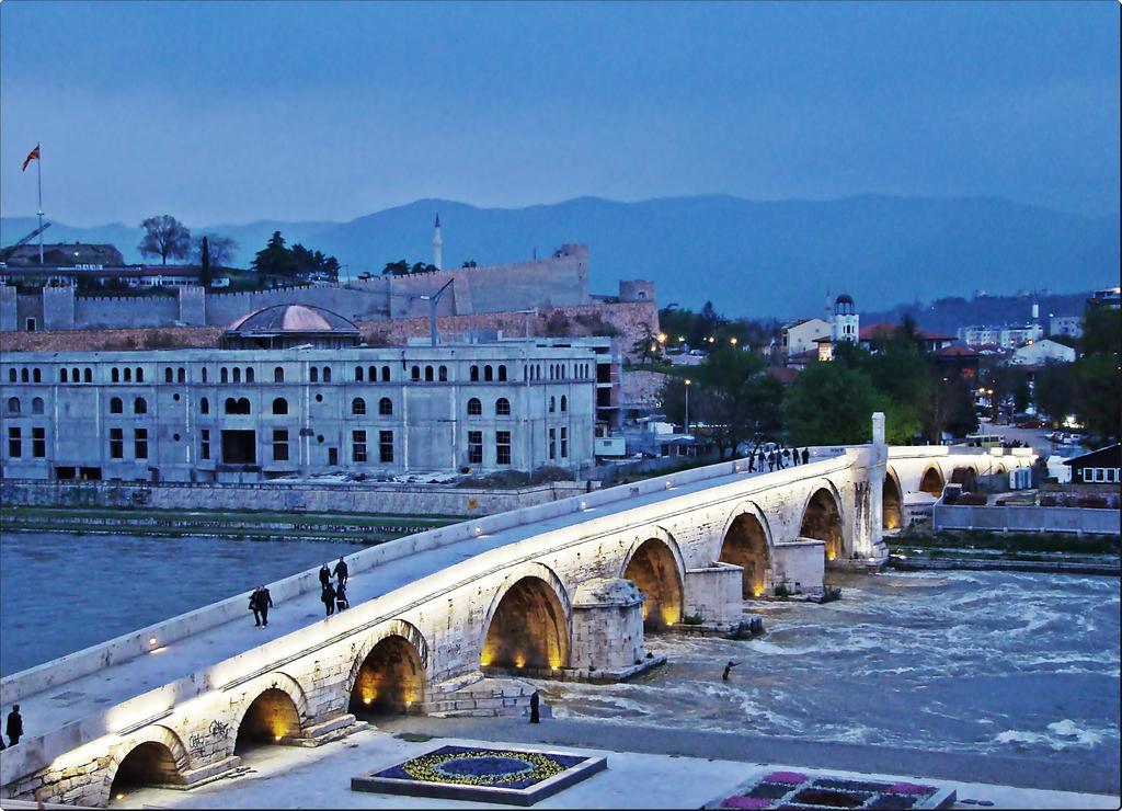 Hotel Square Скопье Экстерьер фото