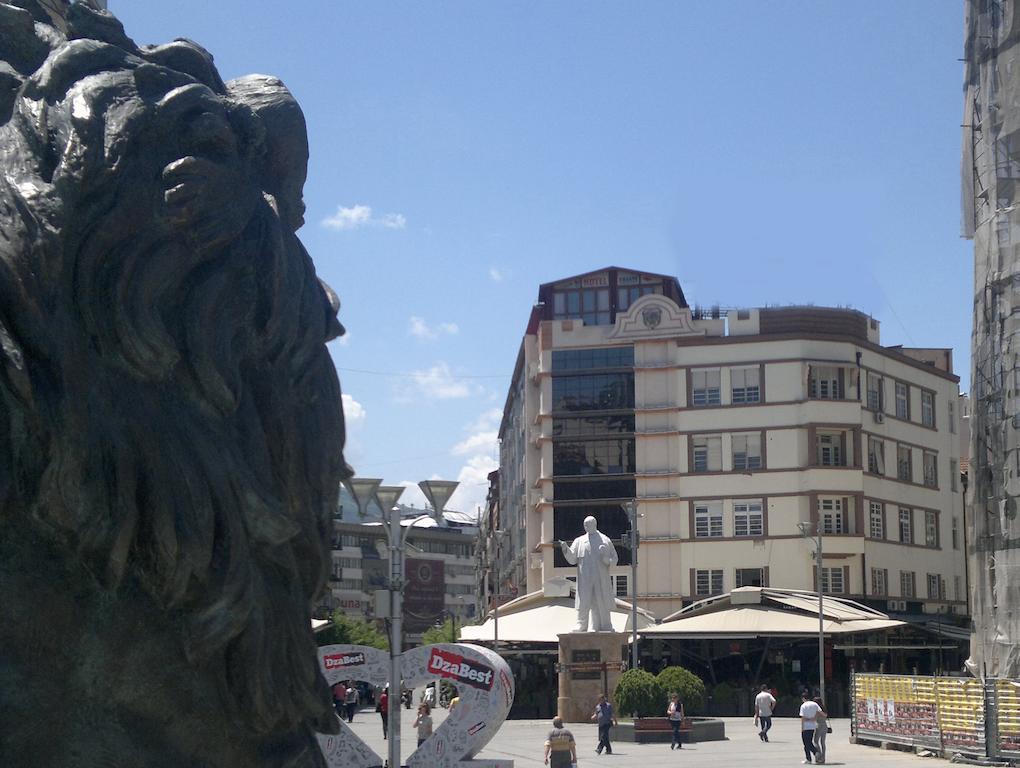 Hotel Square Скопье Экстерьер фото