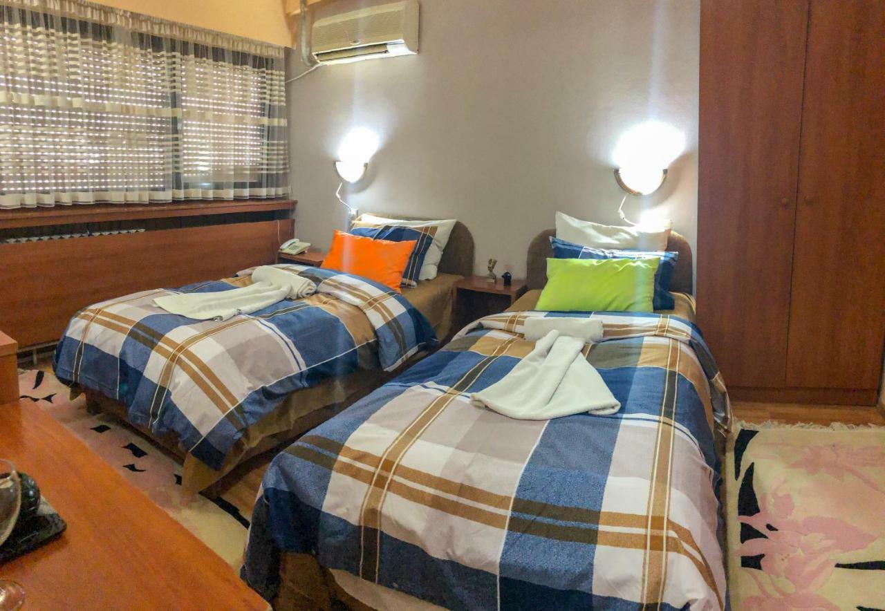 Hotel Square Скопье Экстерьер фото