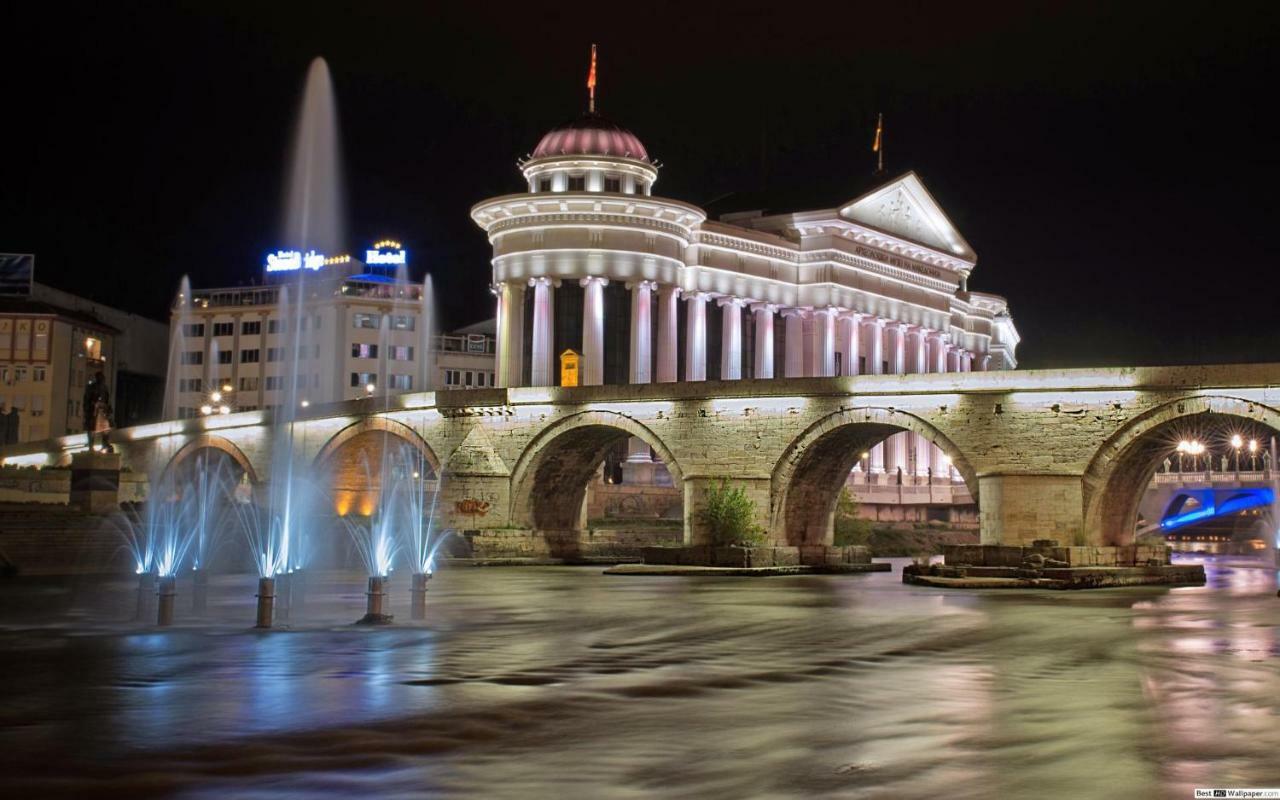 Hotel Square Скопье Экстерьер фото