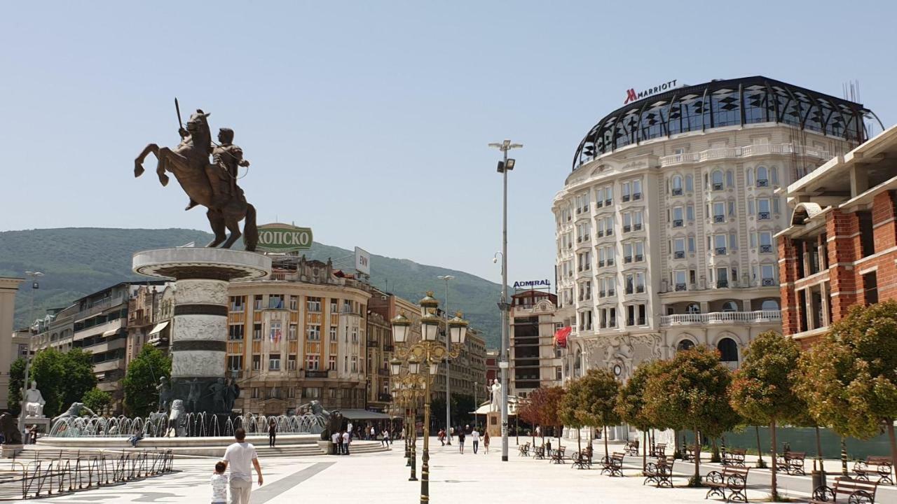 Hotel Square Скопье Экстерьер фото
