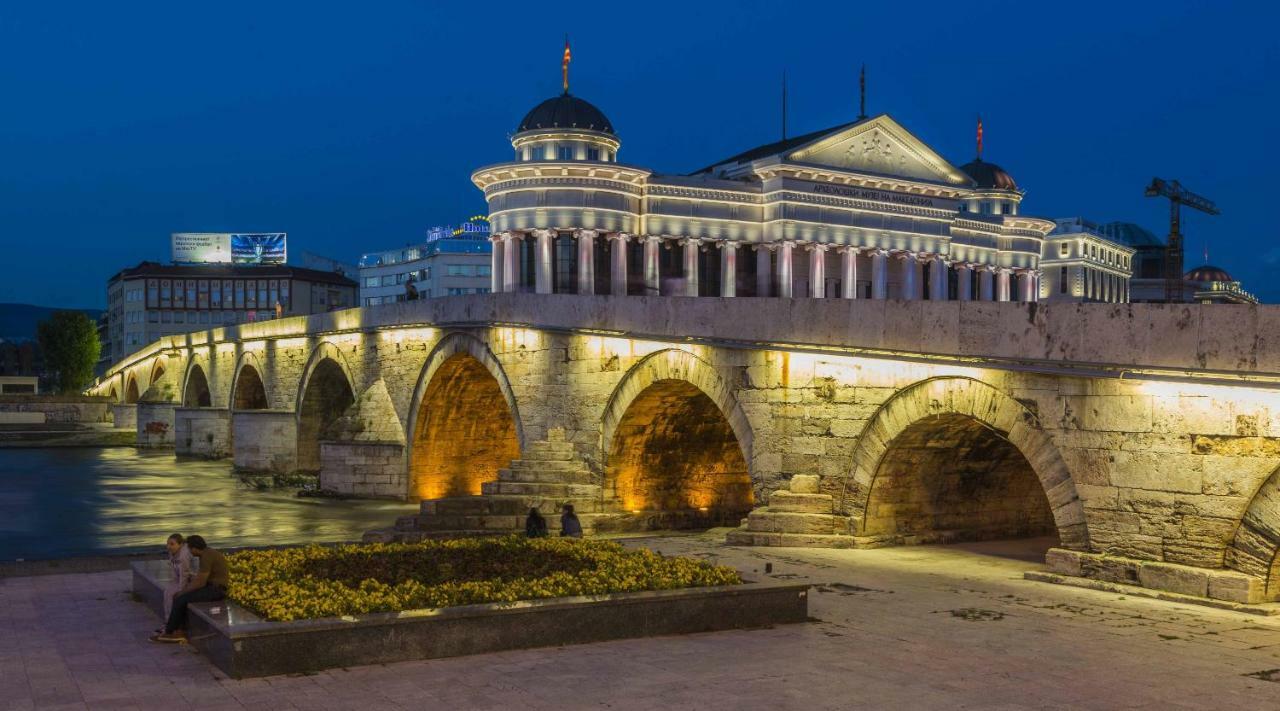 Hotel Square Скопье Экстерьер фото