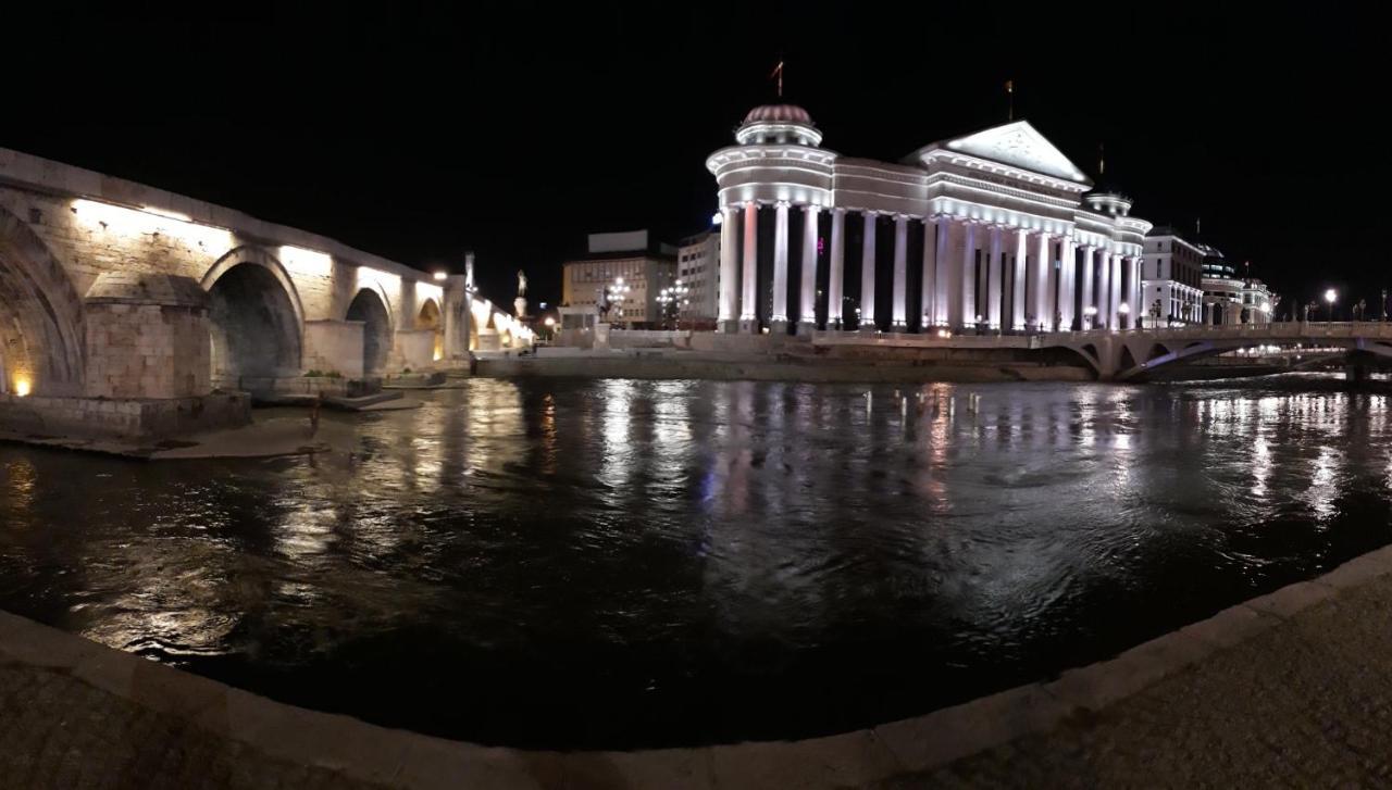 Hotel Square Скопье Экстерьер фото